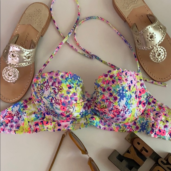 🏊♀️VICTORIA’S SECRET Underwire Swim Suit Top - Picture 2 of 8